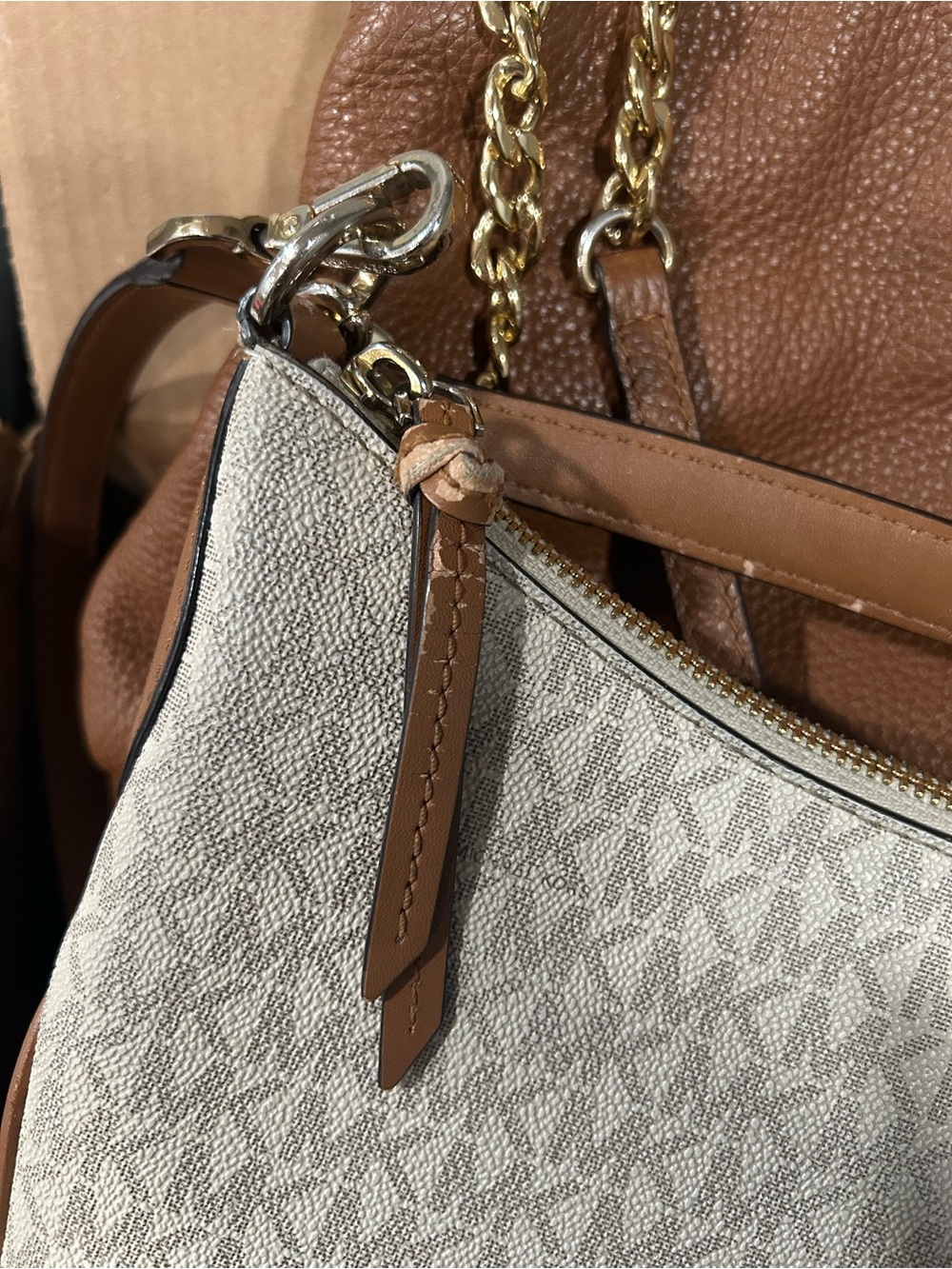 Michael Kors Beige Monogram Shoulder Bag with Tan Trim - Picture 3 of 7